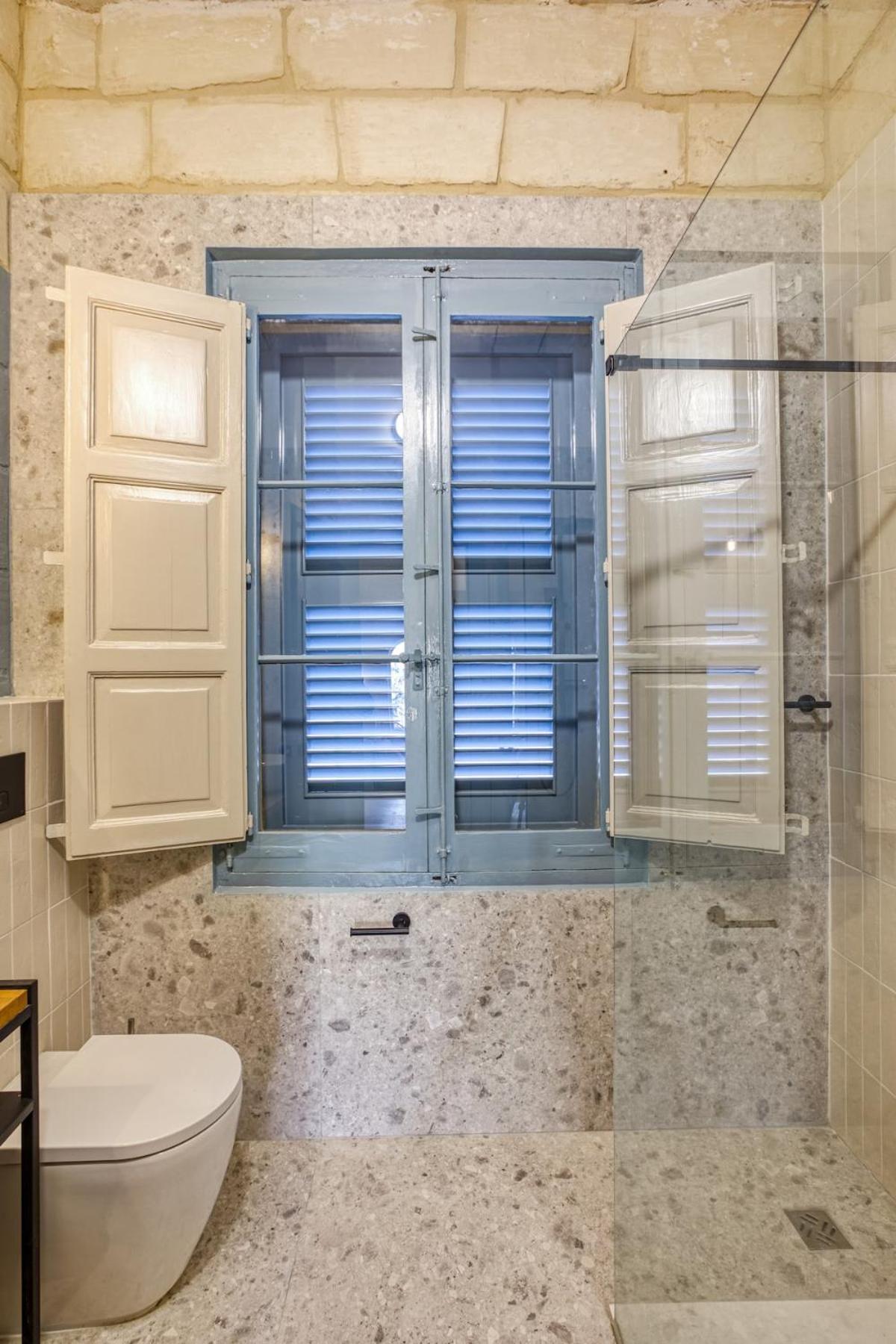 Exclusive 2br Townhouse With Garden *